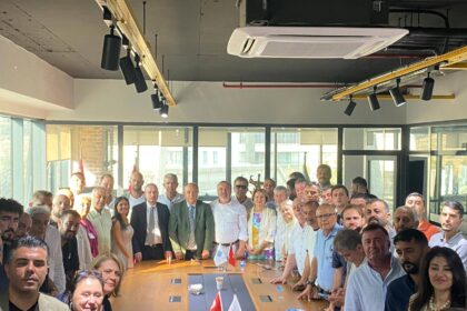 Memleket Partisi, 22 Temmuz 2025 Salı günü gerçekleştirilen 2. Olağanüstü Kurultay’da alınan karar doğrultusunda oy çokluğuyla kapatıldığı bildirildi. 
