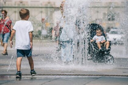 Europe heatwave breaks records as UN agencies ramp up health warnings