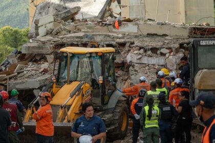 Venezuela earthquakes: International rescue teams join the search for survivors as death toll surpasses 1,400
