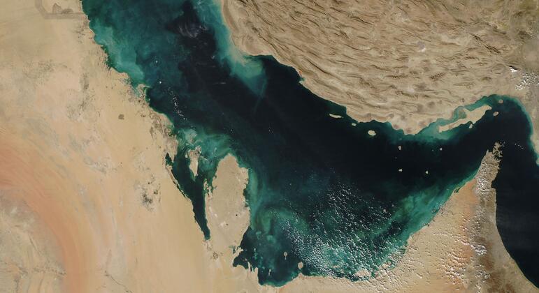 From Lebanon to the Strait of Hormuz, a Middle East hanging on fragile peace talks