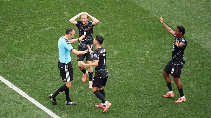 South Africa vs Canada LIVE Score, FIFA World Cup Round Of 32: Canada Players Shocked As Referee Denies Penalty, Crowd Boos | RSA 0-0 CAN