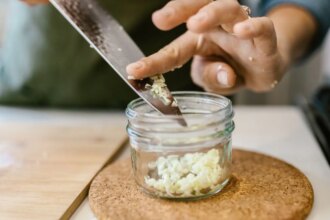 Raw Or Cooked: What Is The Best Way To Eat Garlic To Control Blood Sugar?