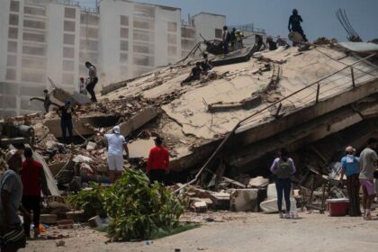 Venezuela quake: Key services crippled and health workers missing