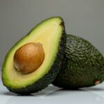 5 Incredible Things That Happen When You Eat An Avocado Every Day