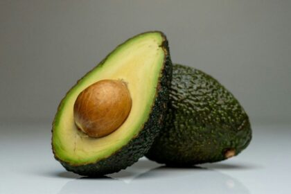 5 Incredible Things That Happen When You Eat An Avocado Every Day