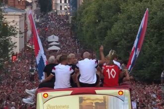 90,000 Fans Give Heroic Welcome To Team Norway After Memorable World Cup