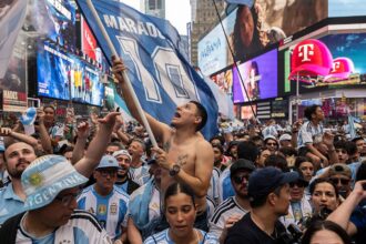 Sea Of Argentina Fans Turn Times Square Blue, Video Sets Internet On Fire