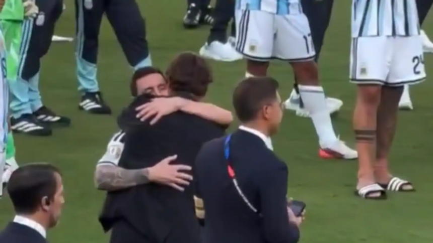 Sergio Ramos' Gesture For Heartbroken Lionel Messi After FIFA World Cup Final Is Viral. Watch