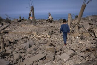 Thousands prevented from returning home to southern Lebanon