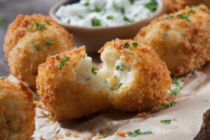 6 Fried Snacks You Can Make In Just 15 Mins When Rain Falls And Craving Strikes