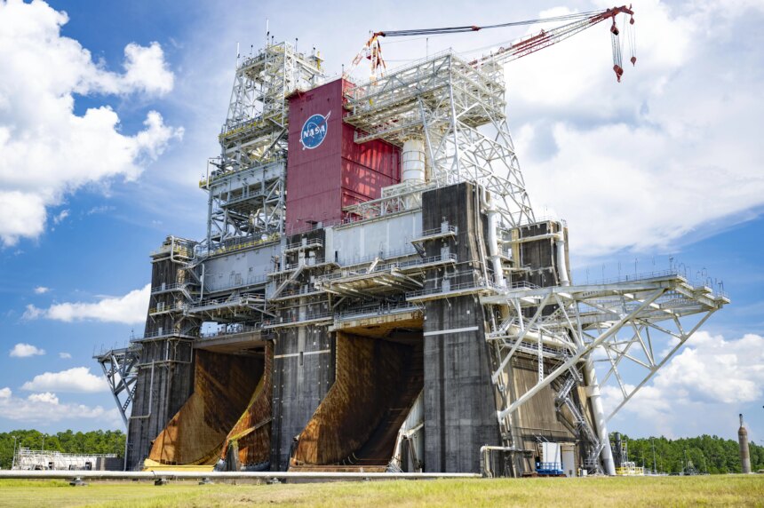 NASA to Support Blue Origin New Glenn Rocket Testing, Advance Artemis