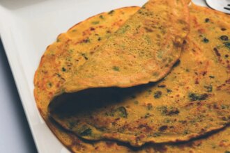 Why Your Besan Chilla Breaks While Flipping And How To Fix It