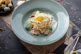 Why Edible Decorations Are Becoming The Stars Of Modern Plates