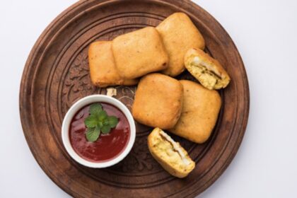 9 Quick And Easy Snacks To Enjoy The Monsoon Showers With Your Chai