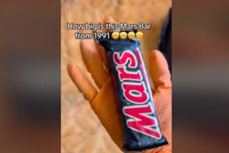 Woman Finds Mars Chocolate From 1991 During House Cleaning, Internet Shocked To See Huge Size