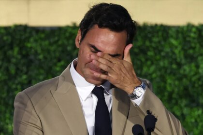 "This Is Such A Mess": Tearful Roger Federer Breaks Down During Tennis Hall Of Fame Speech