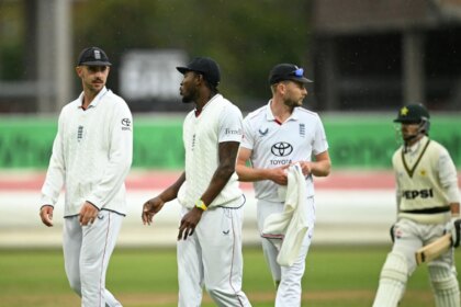 3rd Test, Day 2: England Close In On Series Sweep Against Pakistan