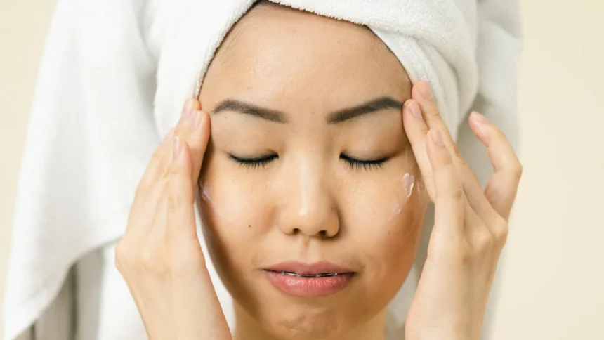 Ayurveda Expert Shares A 21-Day Plan For Naturally Glowing Skin, Recommends This Morning Drink