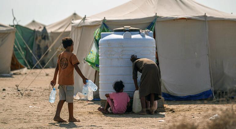 Yemen: Houthi siege, cholera outbreak and aid cuts put civilians in the crosshairs