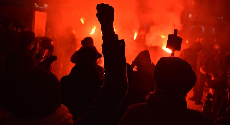 ‘Connect the dots’ between street protests and global turmoil, urges Guterres